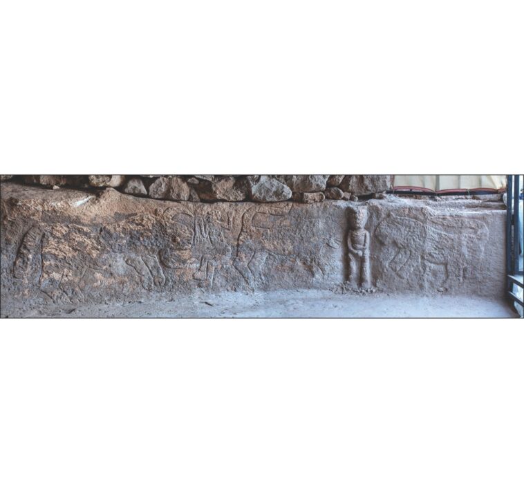 El tallado de 11.000 años de antigüedad de un hombre sosteniendo su pene, rodeado de leopardos, es la representación más antigua conocida de una escena narrativa | Noticias de Buenaventura, Colombia y el Mundo
