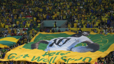 Aficionados de Brasil en el Mundial recuerdan al gran Pelé | Noticias de Buenaventura, Colombia y el Mundo