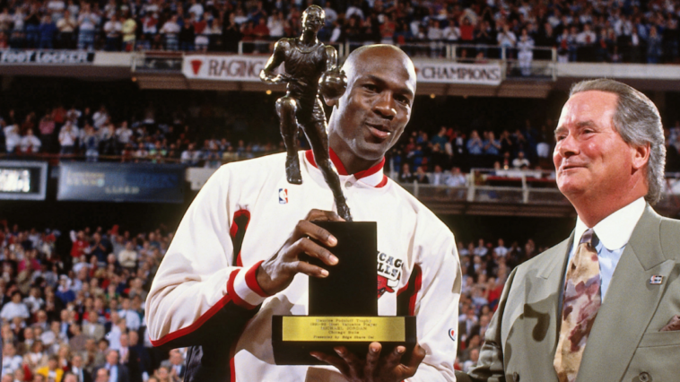 La NBA cambia el nombre de los trofeos por leyendas: premio MVP para Michael Jordan, Novato del Año para Wilt y más | Noticias de Buenaventura, Colombia y el Mundo