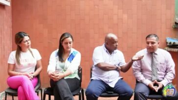 Entrevista a los Padres de Familia por la Situación de la Colegio Bilingüe Comfamar Comfenalco | Noticias de Buenaventura, Colombia y el Mundo