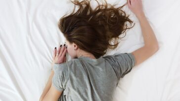La falta de sueño de buena calidad durante la adolescencia puede aumentar el riesgo posterior de EM, sugiere un estudio | Noticias de Buenaventura, Colombia y el Mundo