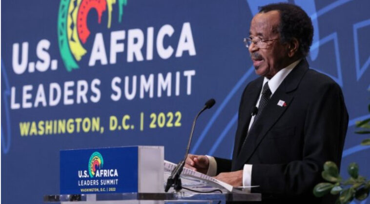 El presidente de Camerún, Paul Biya, desorientado en la cumbre de líderes de Estados Unidos y África | Noticias de Buenaventura, Colombia y el Mundo
