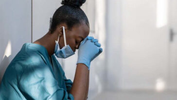 La triste historia de cómo los trabajadores sanitarios africanos están siendo explotados en los planes de trabajo en condiciones de servidumbre del Reino Unido | Noticias de Buenaventura, Colombia y el Mundo