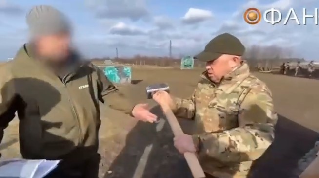 MIRAR: Prigozhin entrega un mazo para ser 'usado para entrenar' a la base de Wagner en Krasnodar de Rusia | Noticias de Buenaventura, Colombia y el Mundo