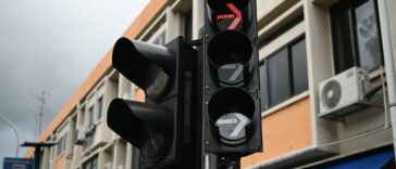 El 'enfoque basado en el riesgo' para instalar flechas rojas, ámbar y verdes en los cruces discrecionales de giro a la derecha | Noticias de Buenaventura, Colombia y el Mundo