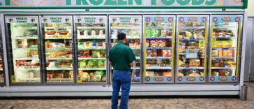 En medio de la inflación de los alimentos, más compradores recurren a las tiendas de dólar para comprar comestibles | Noticias de Buenaventura, Colombia y el Mundo