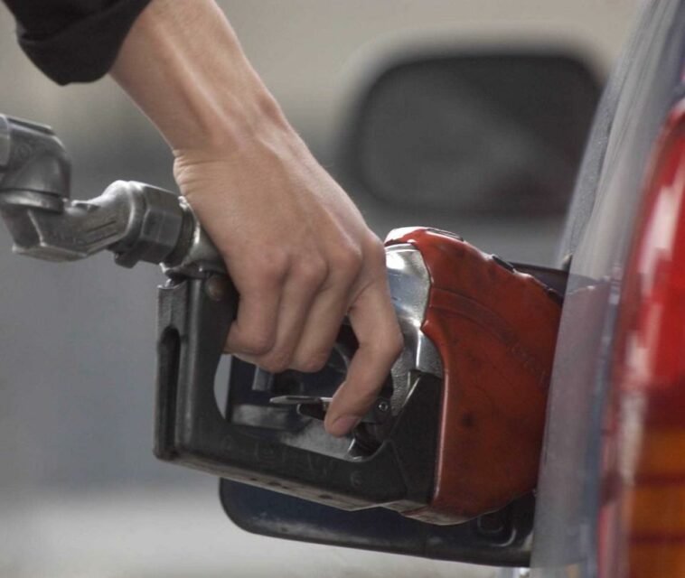 Gasolina en Colombia | Hasta cuánto podría subir de precio el galón del combustible | Economía