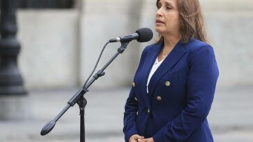 Presidenta de Perú instó al Congreso a adelantar elecciones