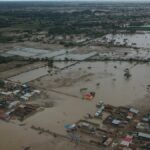 Perú: Casa, madre e hijo caen a río incrementado por lluvias | Noticias de Buenaventura, Colombia y el Mundo