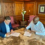 Alcalde de Buenaventura firma convenio de cooperación con Humboldt Internacional University (HIU) en Miami | Noticias de Buenaventura, Colombia y el Mundo