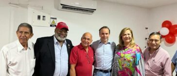 El precandidato a la Alcaldía Alejandro Eder, en ‘coqueteos’ con los liberales