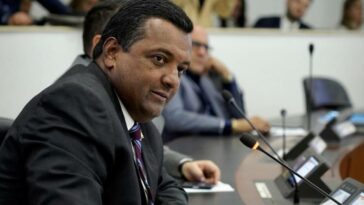Las fuertes críticas del representante Víctor Manuel Salcedo a la Ministra de Salud por la reforma