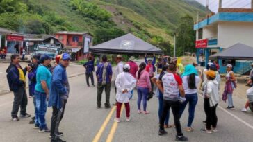 Manifestantes exigen recursos para culminar obras en la vereda Panoya, Taminango, Nariño