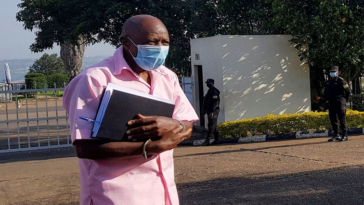 El héroe liberado de 'Hotel Ruanda' Rusesabagina deja Ruanda y llega a Qatar | Noticias de Buenaventura, Colombia y el Mundo