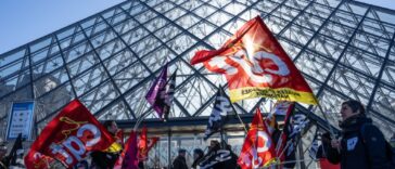 Manifestantes franceses bloquean la entrada al Louvre en medio de una huelga nacional por la nueva ley de jubilación | Noticias de Buenaventura, Colombia y el Mundo