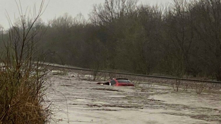 2 muertos en inundaciones en Missouri, amenazas de tornado activas en el sur | Noticias de Buenaventura, Colombia y el Mundo