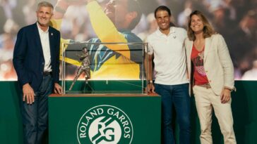 Nadal recibe una réplica de la estatua de Roland Garros | Noticias de Buenaventura, Colombia y el Mundo