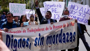 Periodistas protestantes en Bolivia contra proyecto de ley sobre medios de prensa | Noticias de Buenaventura, Colombia y el Mundo