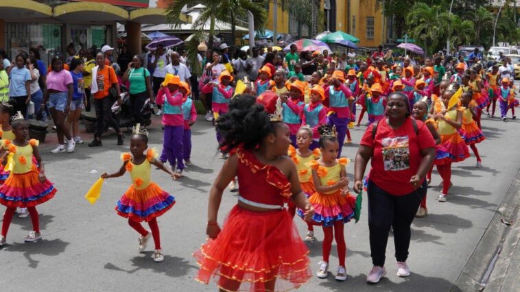 Niños y adultos disfrutaron del desfile para conmemorar el Día de la Afrocolombianidad | Noticias de Buenaventura, Colombia y el Mundo