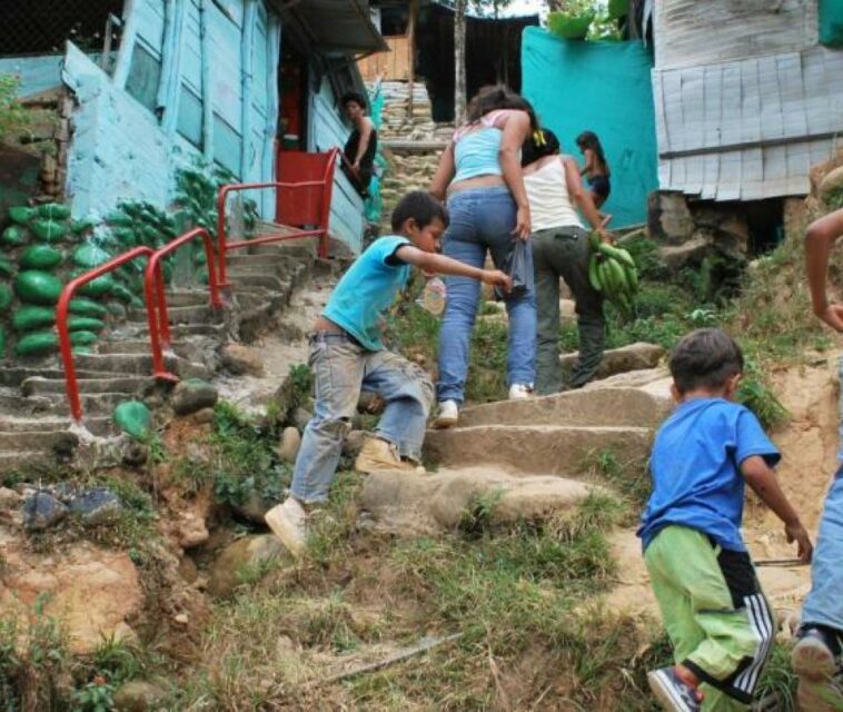 El 70% de colombianos es pobre, no tiene trabajo digno ni educación | Economía