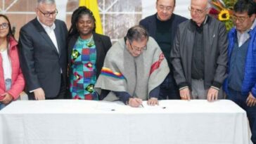 Manifiesto de la Paz Total es firmado por exministros y exnegociadores de paz | Gobierno | Economía