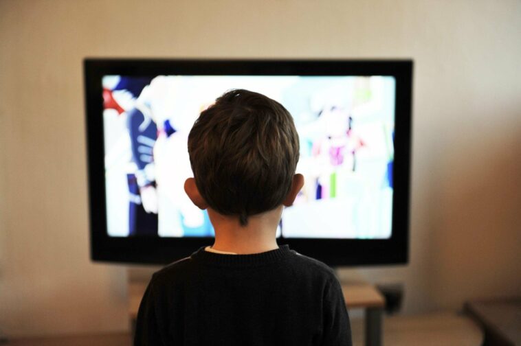 Los niños en Chile vieron un 73 % menos de anuncios televisivos de alimentos y bebidas poco saludables tras las innovadoras restricciones de marketing | Noticias de Buenaventura, Colombia y el Mundo