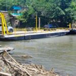 Gobierno de Petro ordenó clausurar ‘puente flotante’ que conecta el Quindío con el Valle