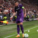 La vergüenza de los fanáticos del West Ham: el capitán de la Fiorentina, Cristiano Biraghi, salió ensangrentado después de que lanzaran misiles | Noticias de Buenaventura, Colombia y el Mundo
