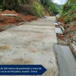 Alcaldía Municipal de Acandí muestra importantes avances en la construcción del pavimento y muro de contención en la vía que conduce al resguardo Indígena de Pescadito.