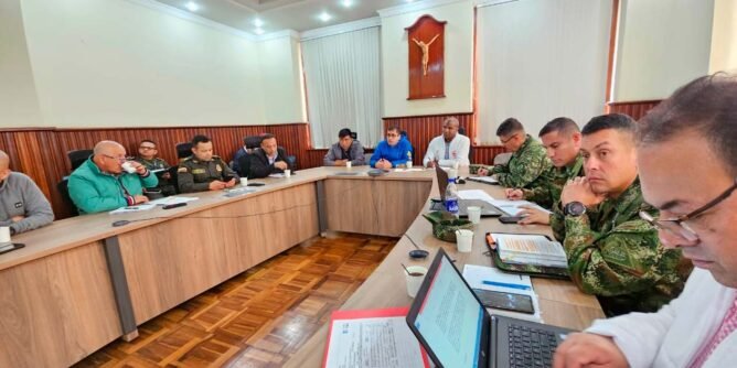 Autoridades departamentales unen sus esfuerzos para fortalecer la seguridad en Guambuyaco