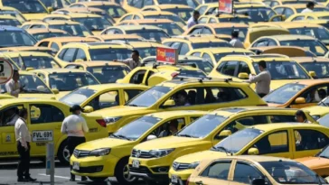 Taxistas no confían en la propuesta del Gobierno