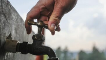 Problemas de Suministro de Agua Desatan Protestas y Bloqueos en Buenaventura, Colombia | Noticias de Buenaventura, Colombia y el Mundo
