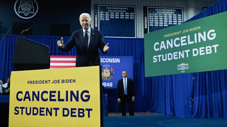 La administración de Biden publica una propuesta formal para un nuevo plan de condonación de préstamos estudiantiles | Noticias de Buenaventura, Colombia y el Mundo