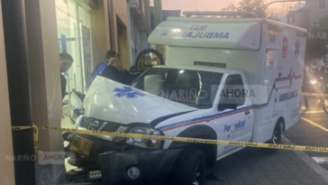 La ambulancia habría colisionado en medio de un llamado de emergencia en Pasto.